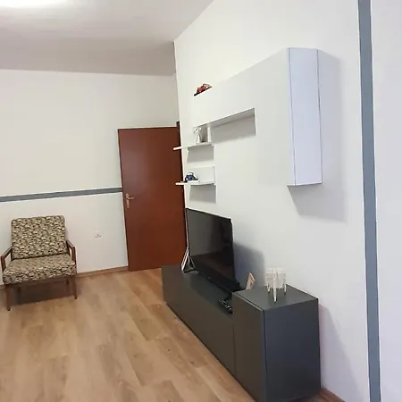 Heris'S Apartment Tirana Exterior photo